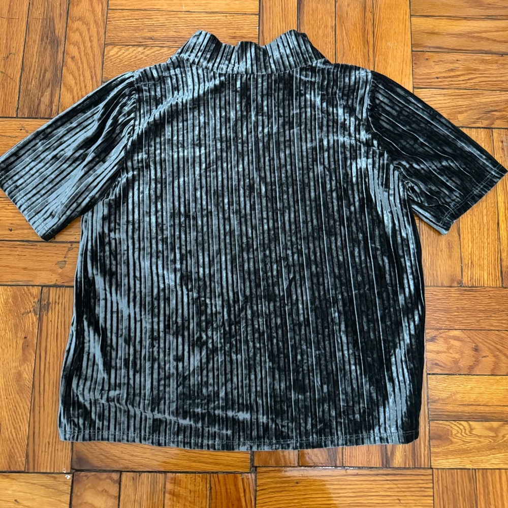 LOFT WOMANS VELVET TOP SIZE S